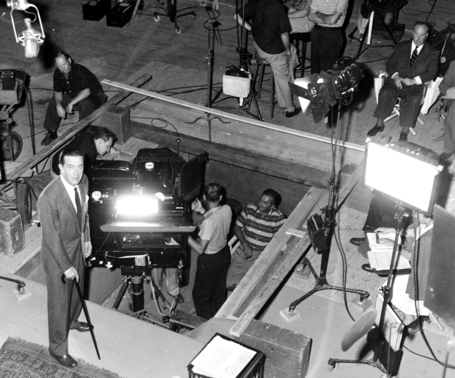 Alfred Hitchcock 1954 5.jpg